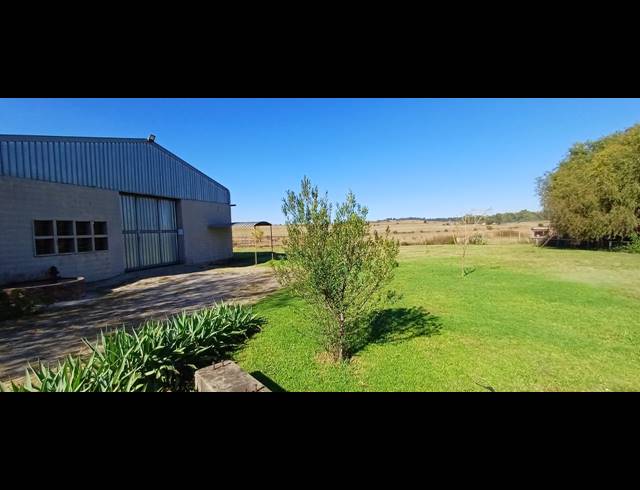 324M² WAREHOUSE TO LET IN DE DEUR